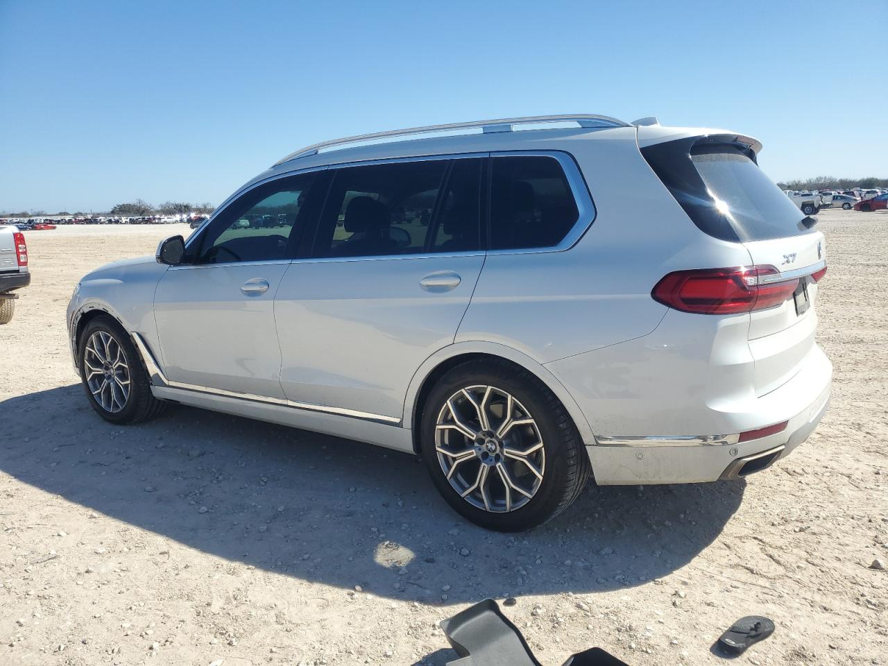 2020 BMW X7 - Image 2