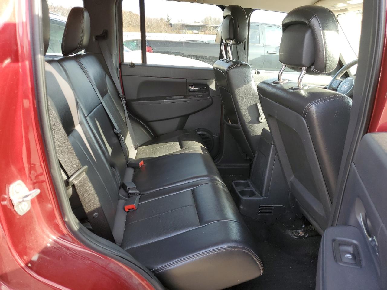 2012 Jeep Liberty (North America) - Image 11