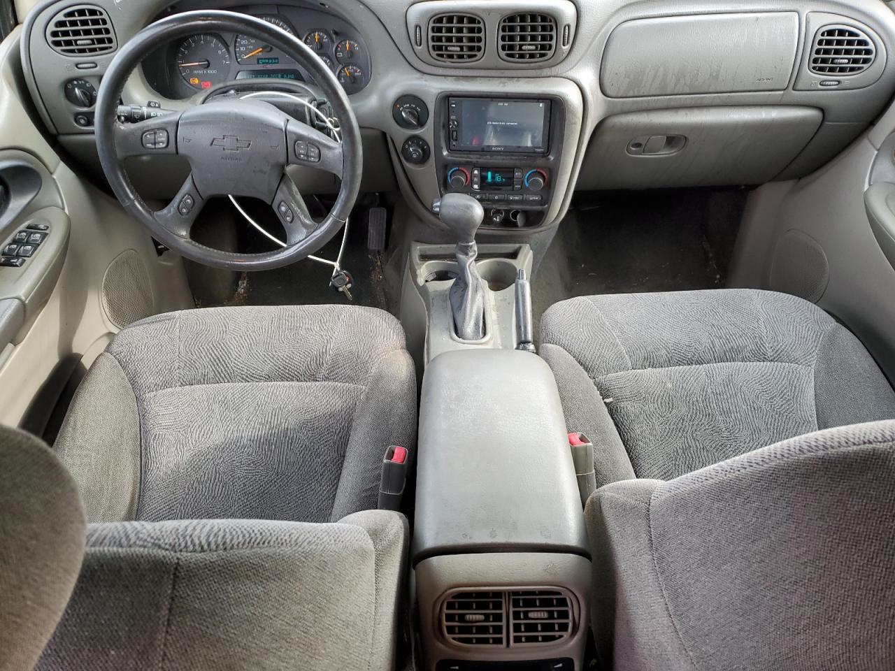 2004 Chevrolet TrailBlazer - Image 8