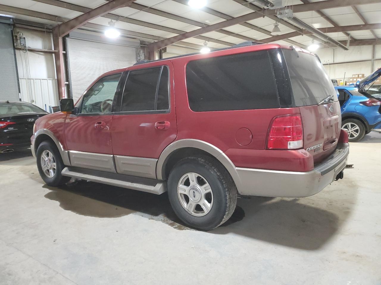 2004 Ford Expedition - Image 2
