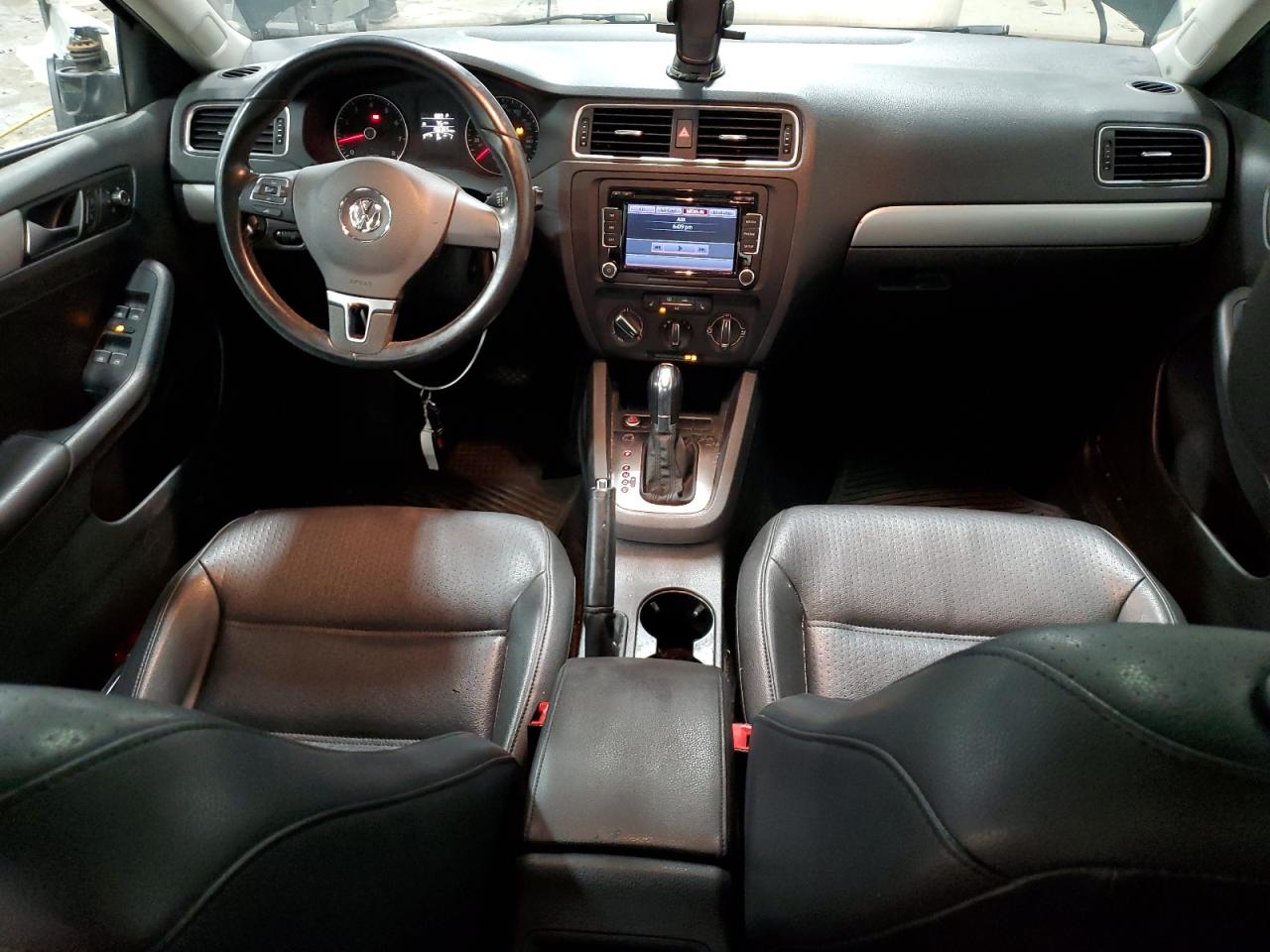 2014 Volkswagen Jetta - Image 8