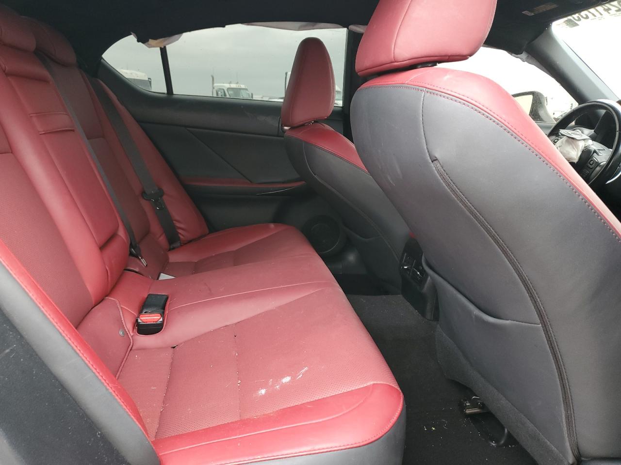 2021 Lexus IS - Image 11