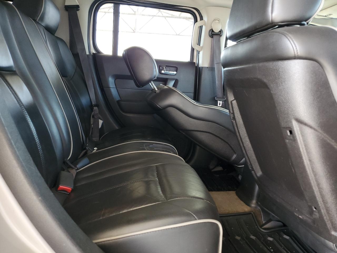 2006 Hummer H3 - Image 11