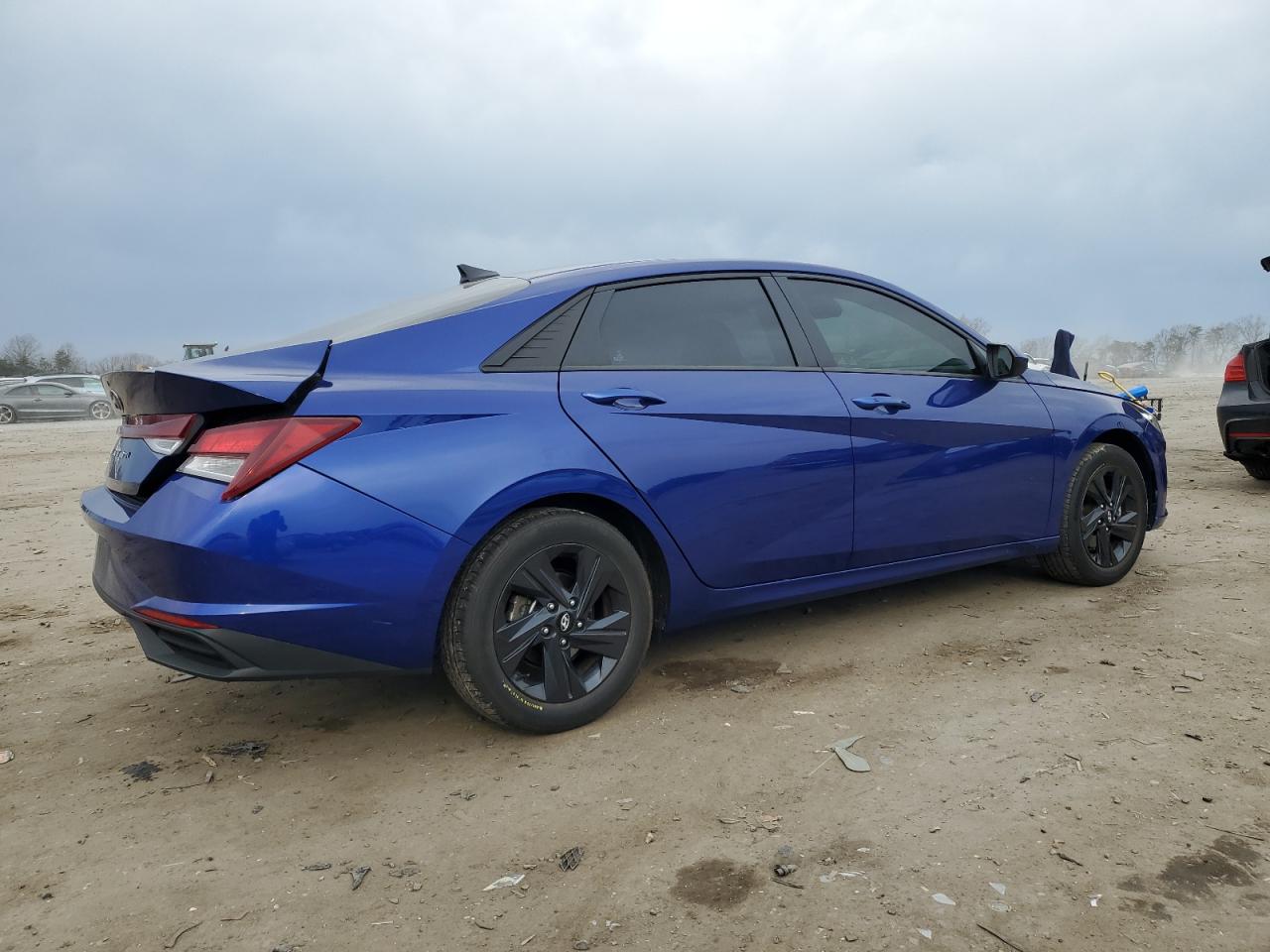 2022 Hyundai Elantra - Image 3