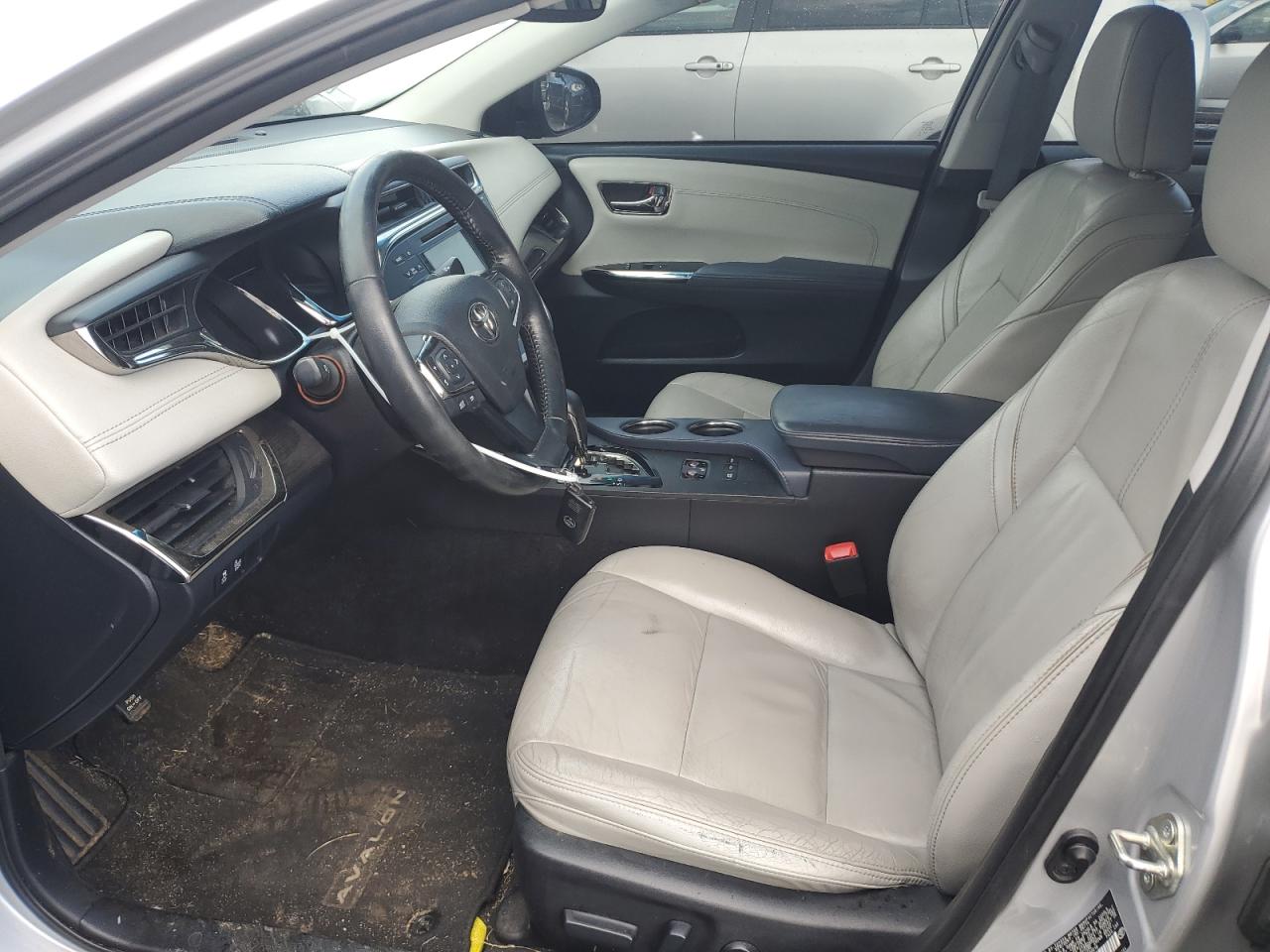 2014 Toyota Avalon - Image 7