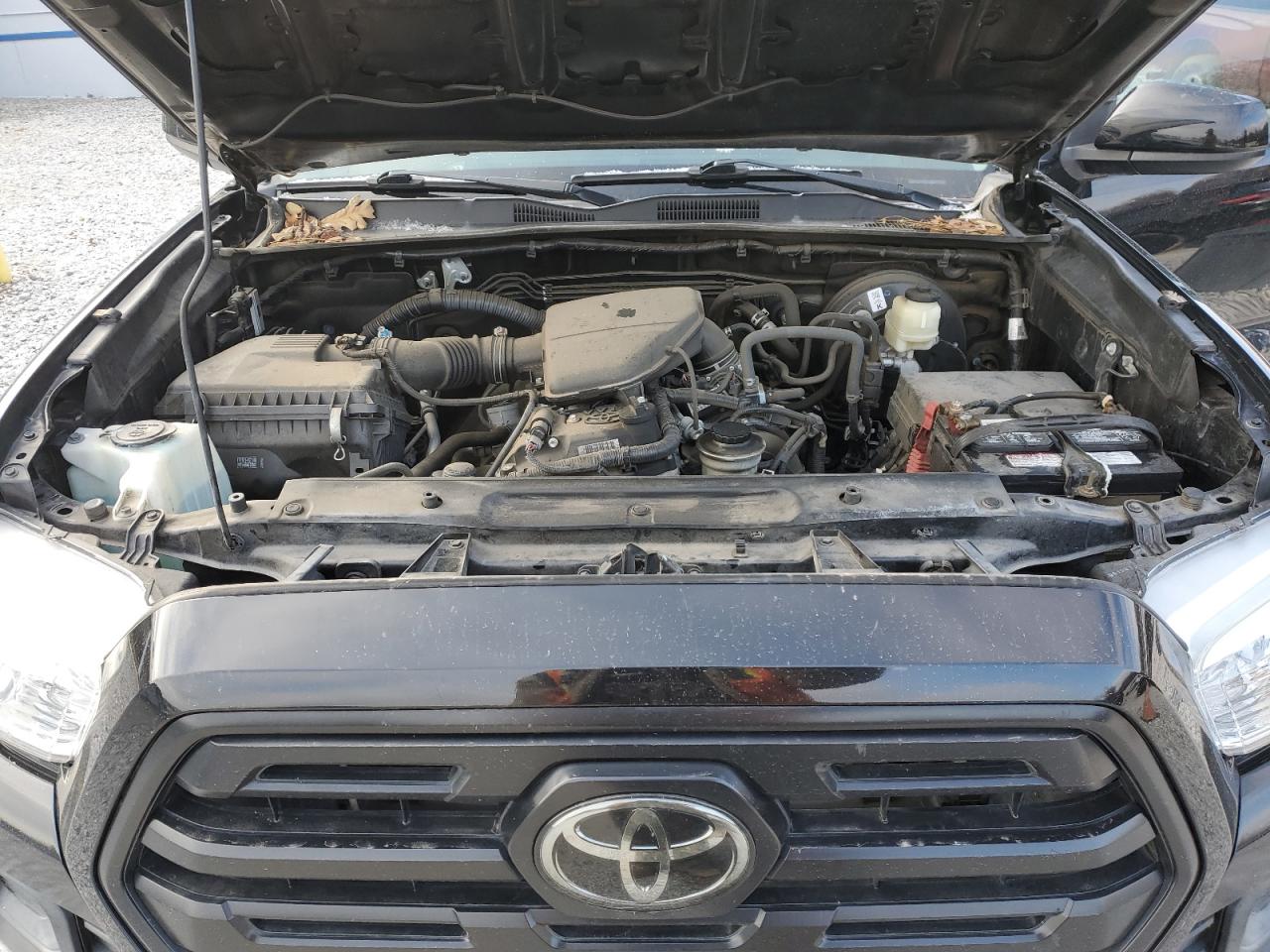 2018 Toyota Tacoma - Image 13