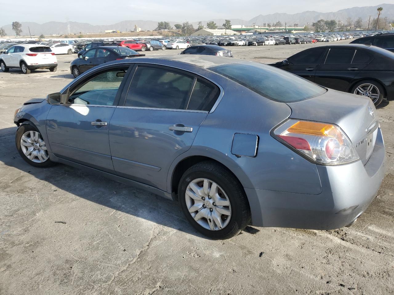 2010 Nissan Altima - Image 2