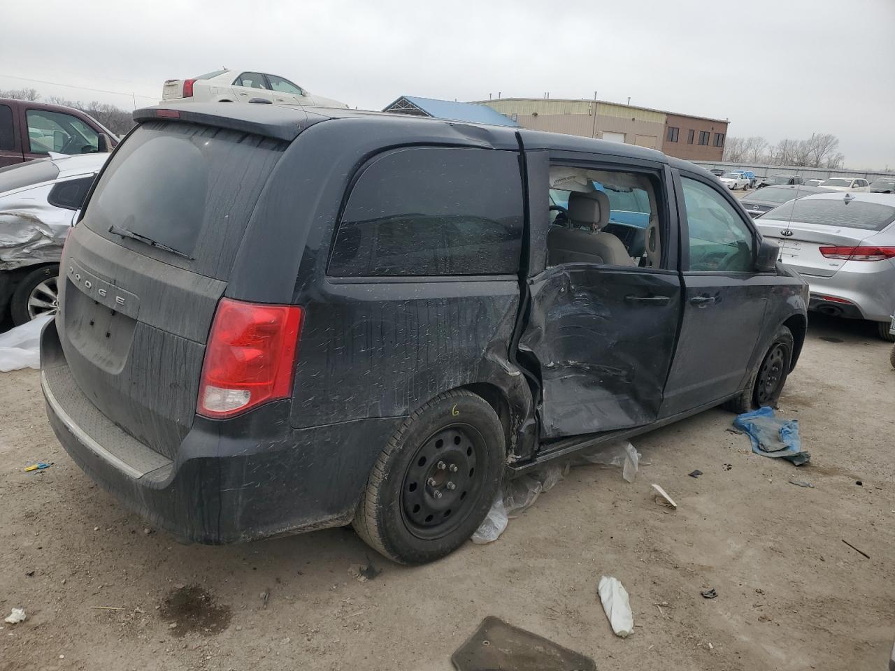 2018 Dodge Caravan - Image 3