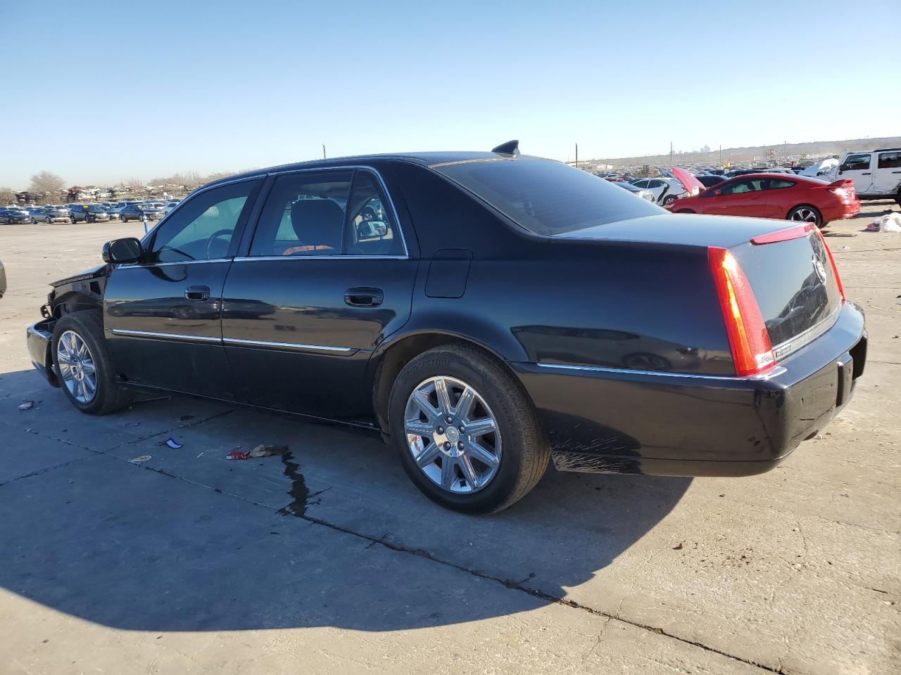 2011 Cadillac DTS - Image 2