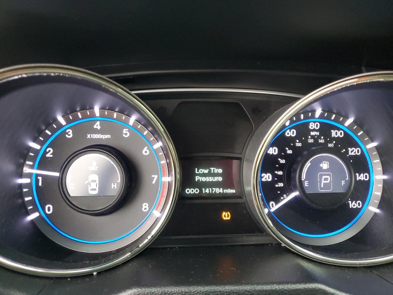 2013 Hyundai Sonata - Image 9