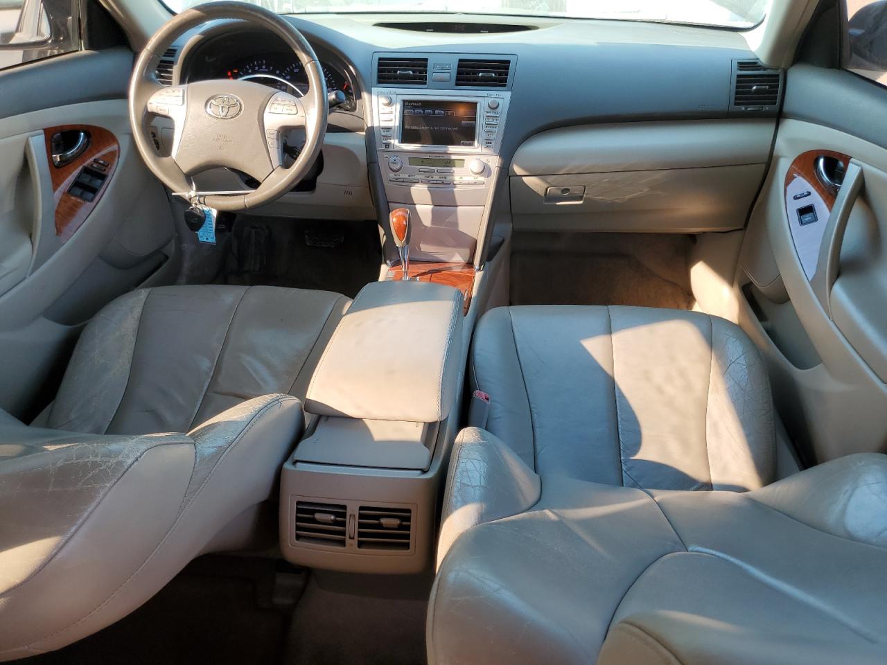 2011 Toyota Camry - Image 8