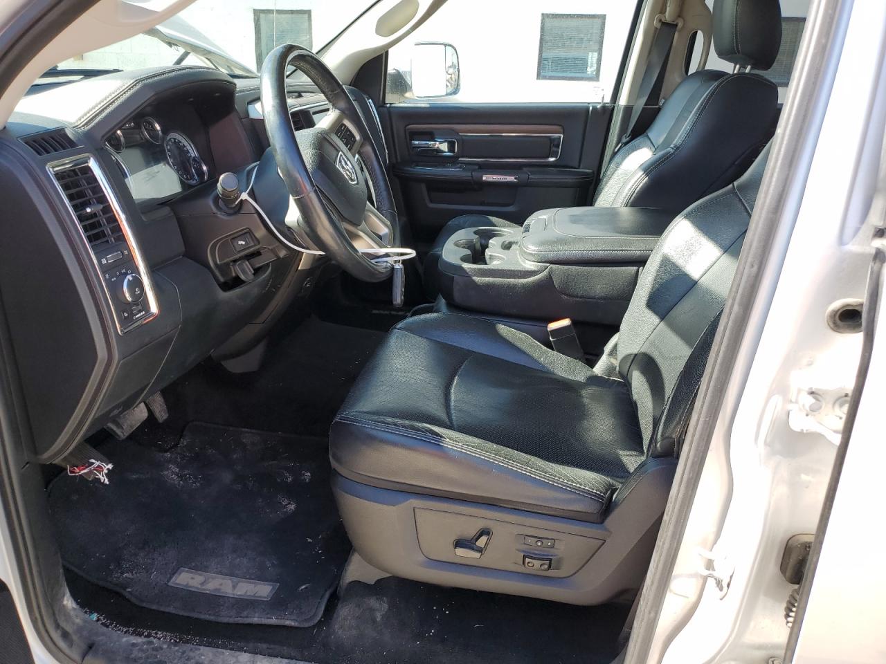 2016 RAM 1500 - Image 7