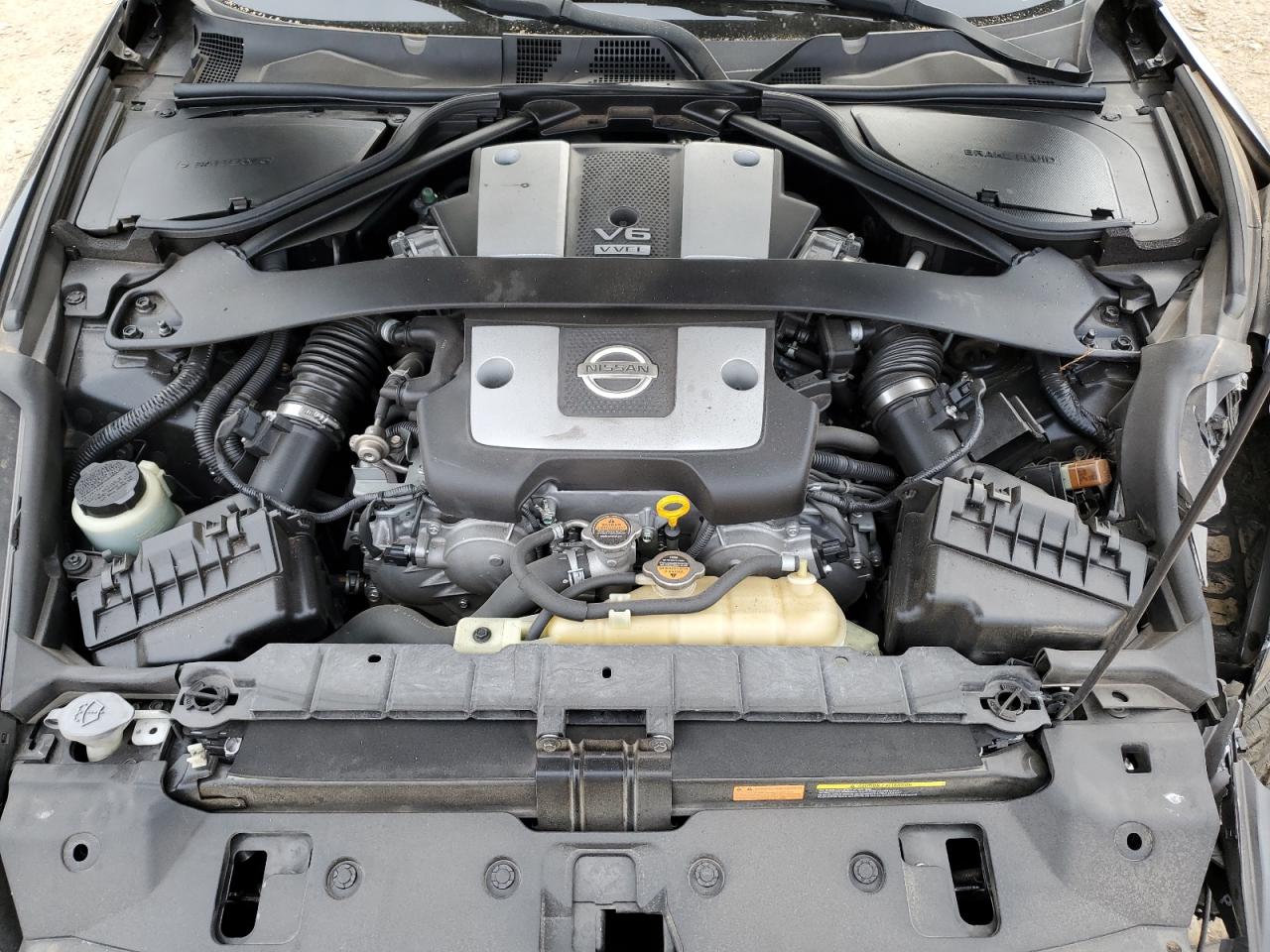 2016 Nissan 370Z - Image 11