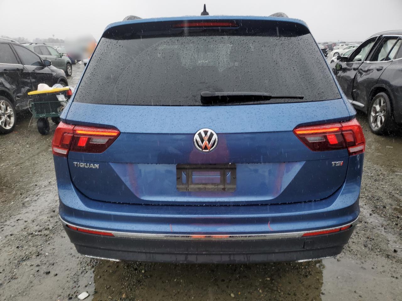 2018 Volkswagen Tiguan - Image 6