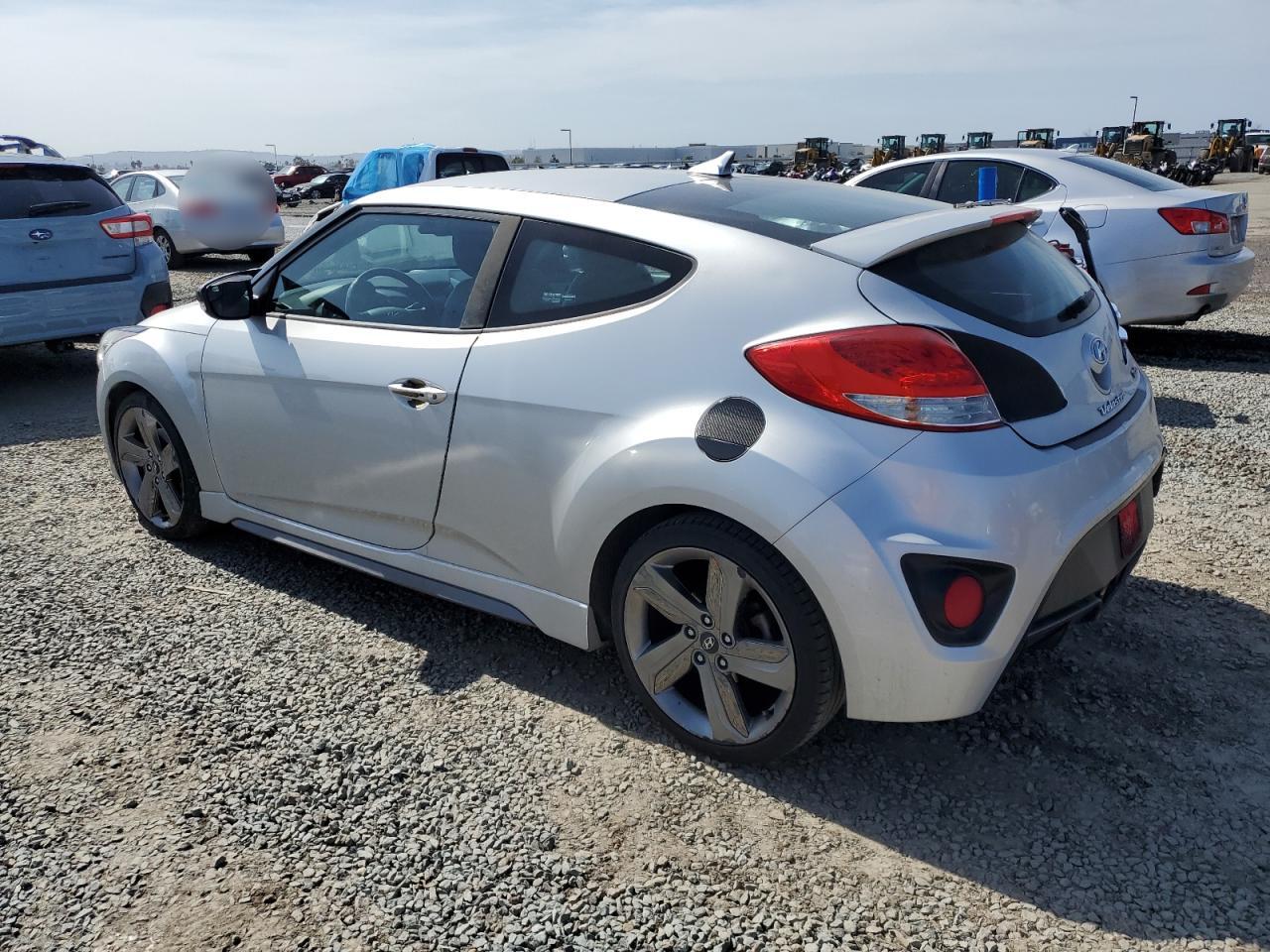 2015 Hyundai Veloster - Image 2