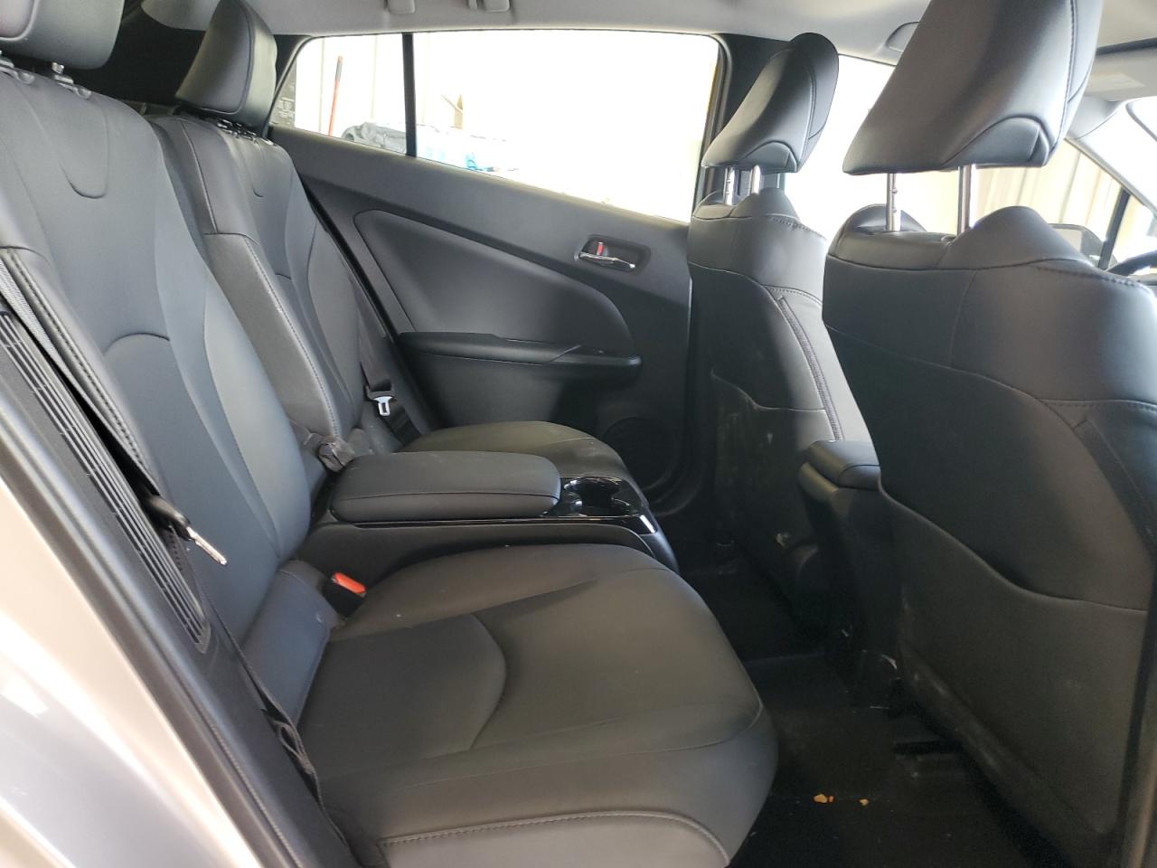 2018 Toyota Prius - Image 10