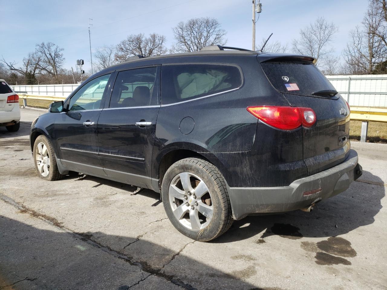 2011 Chevrolet Traverse - Image 2