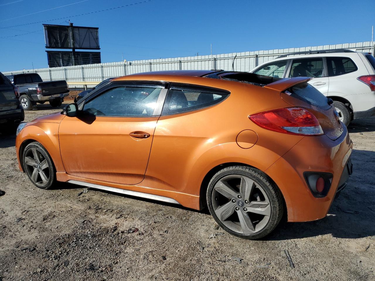 2013 Hyundai Veloster - Image 2