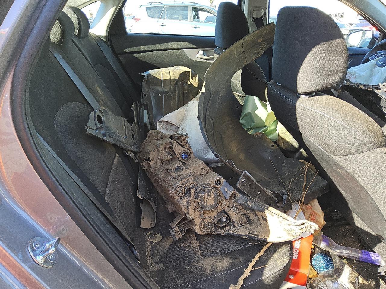 2024 Kia Forte - Image 10