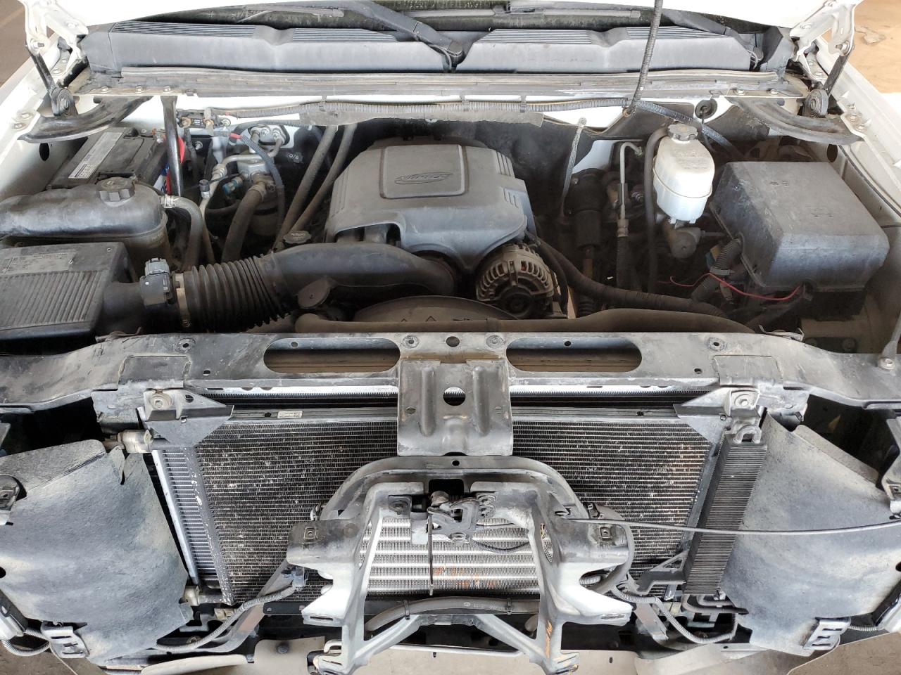 2009 Chevrolet Silverado - Image 11