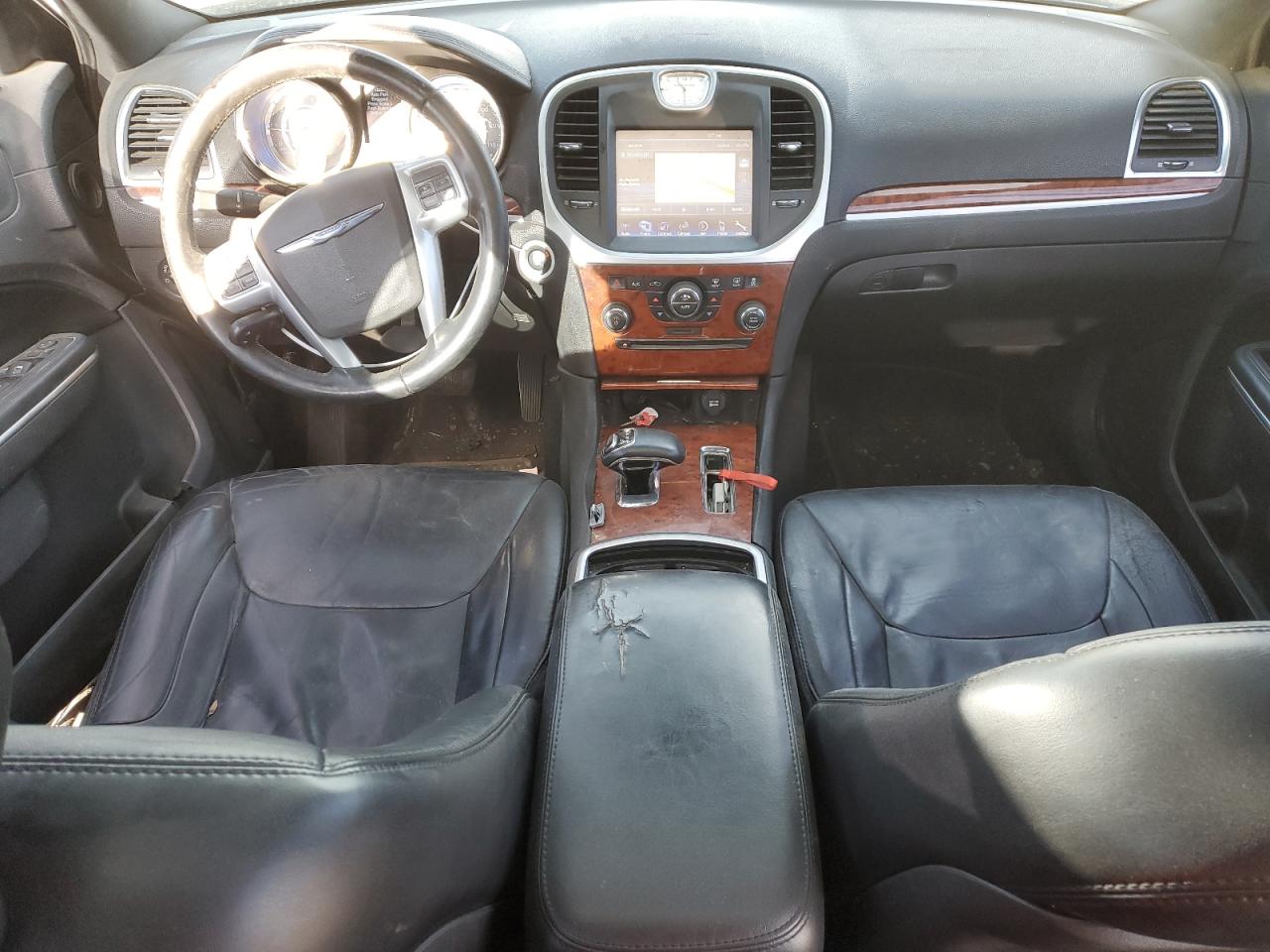 2014 Chrysler 300 - Image 8