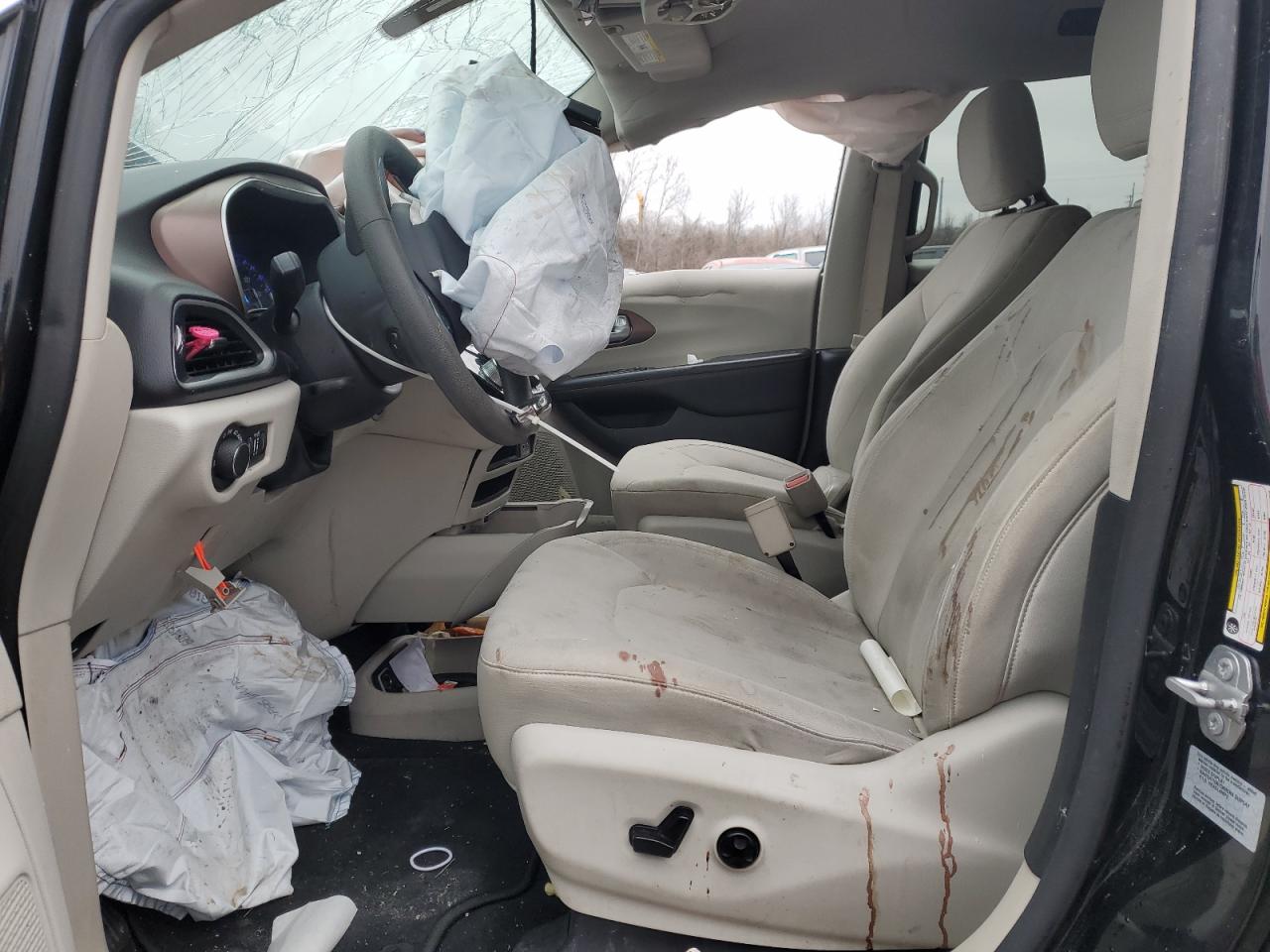 2017 Chrysler Pacifica - Image 7