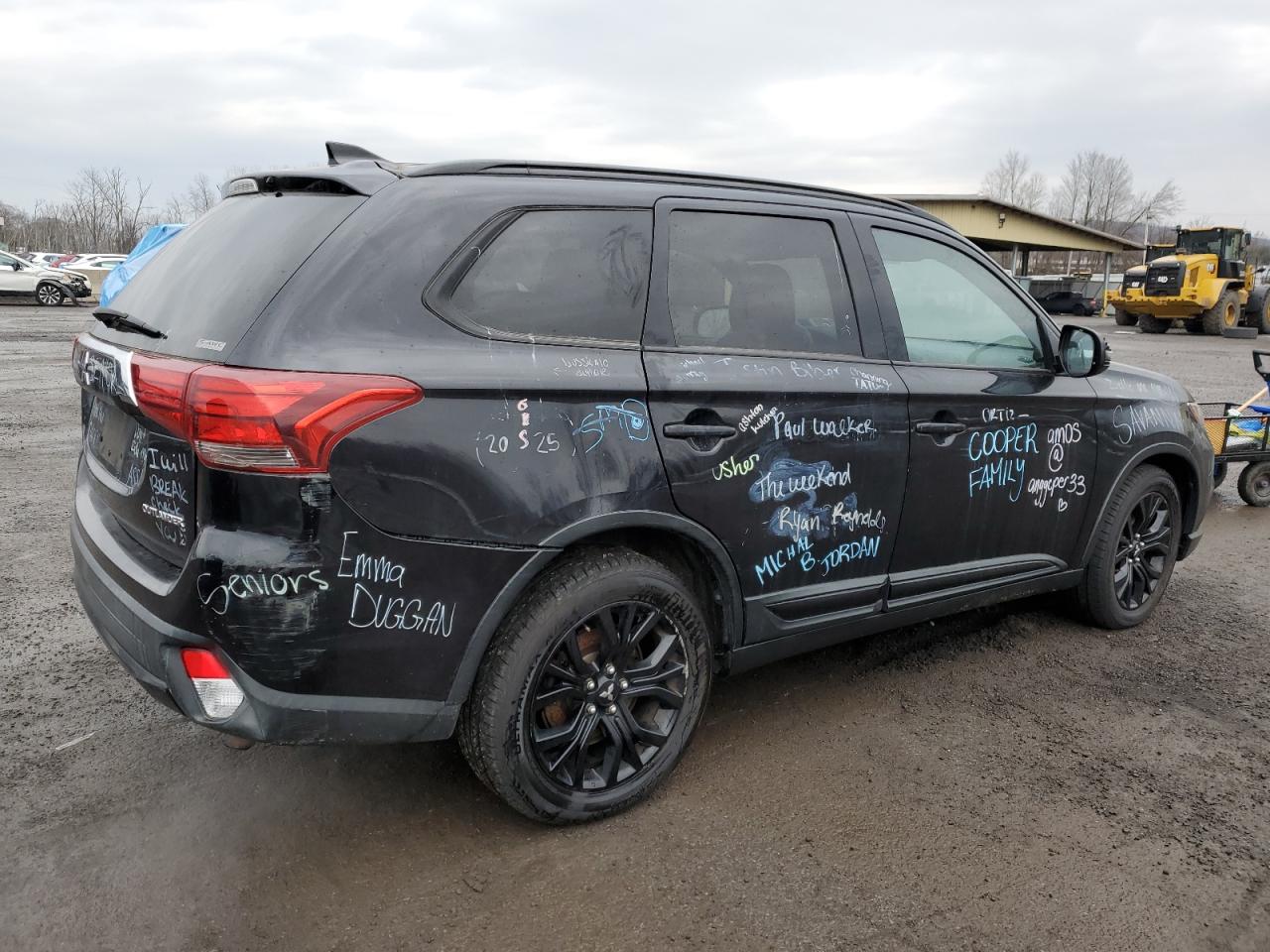 2018 Mitsubishi Outlander - Image 3