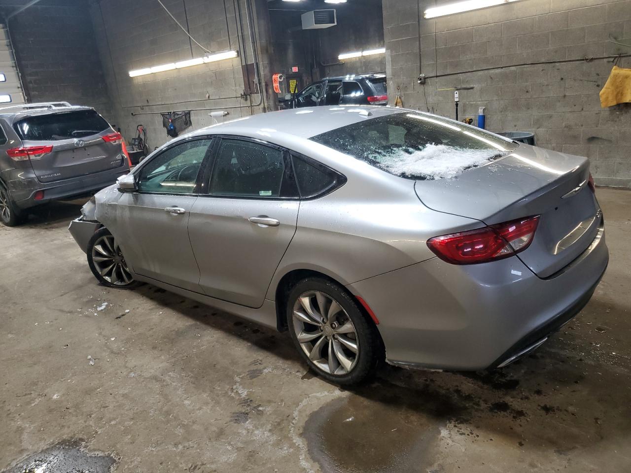 2015 Chrysler 200 - Image 2
