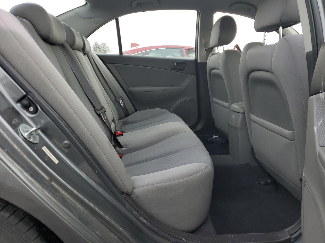 2010 Hyundai Sonata - Image 10