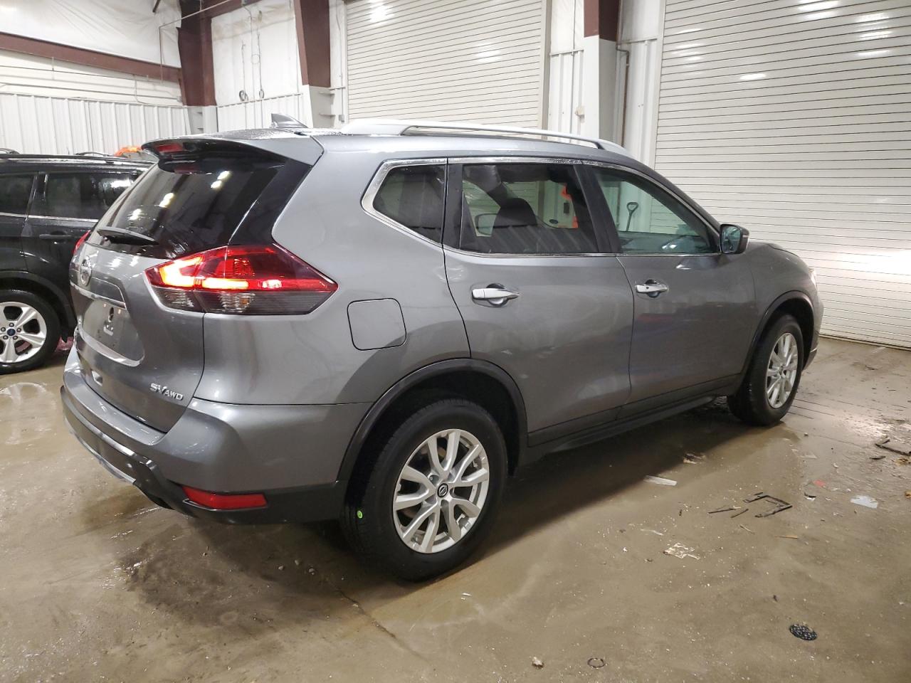 2018 Nissan Rogue - Image 3