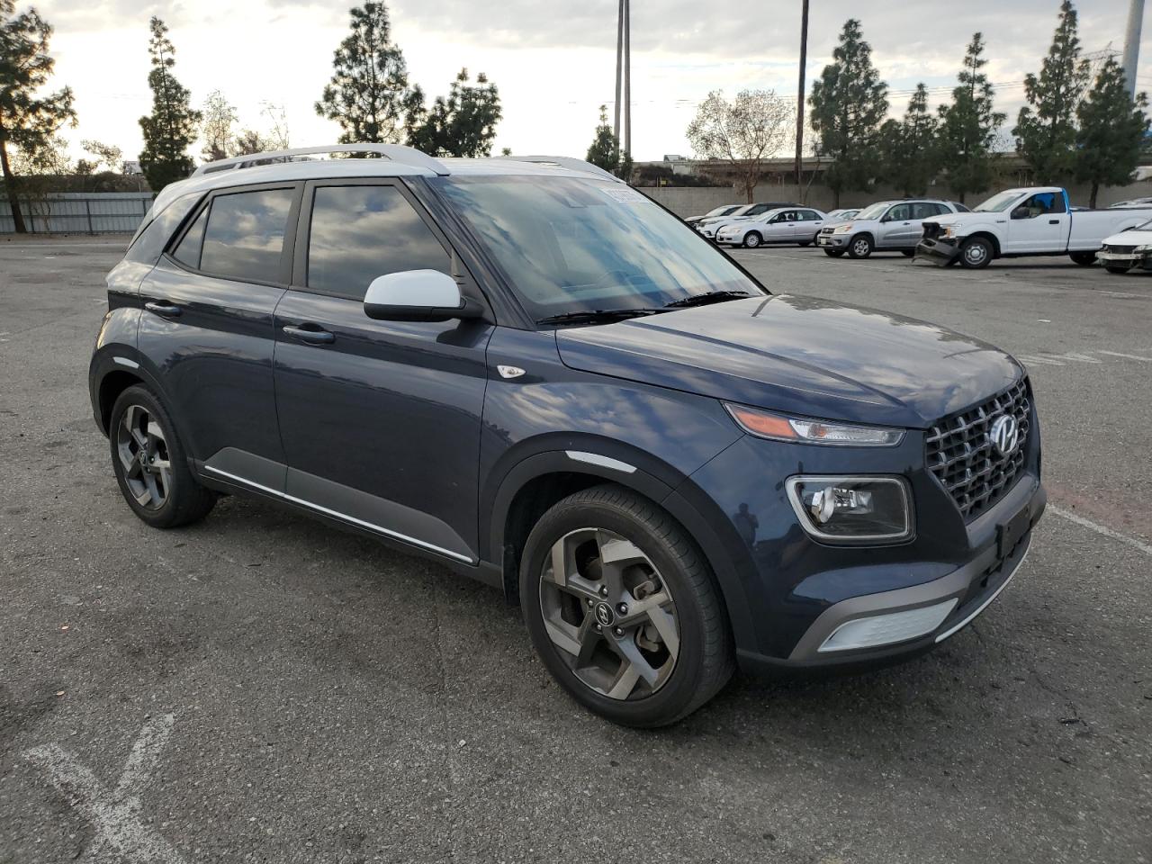 2020 Hyundai Venue - Image 4