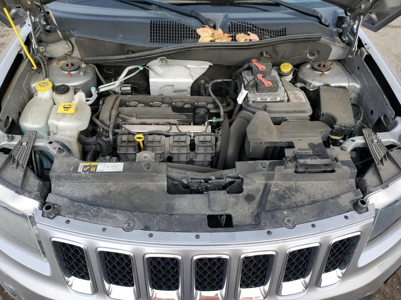 2016 Jeep Compass - Image 12