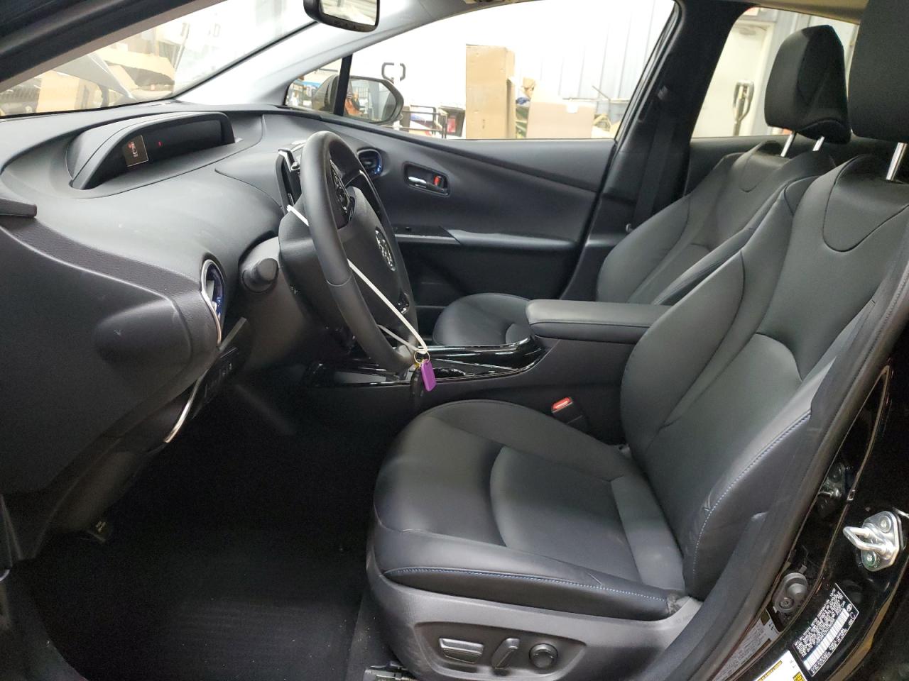 2022 Toyota Prius - Image 7