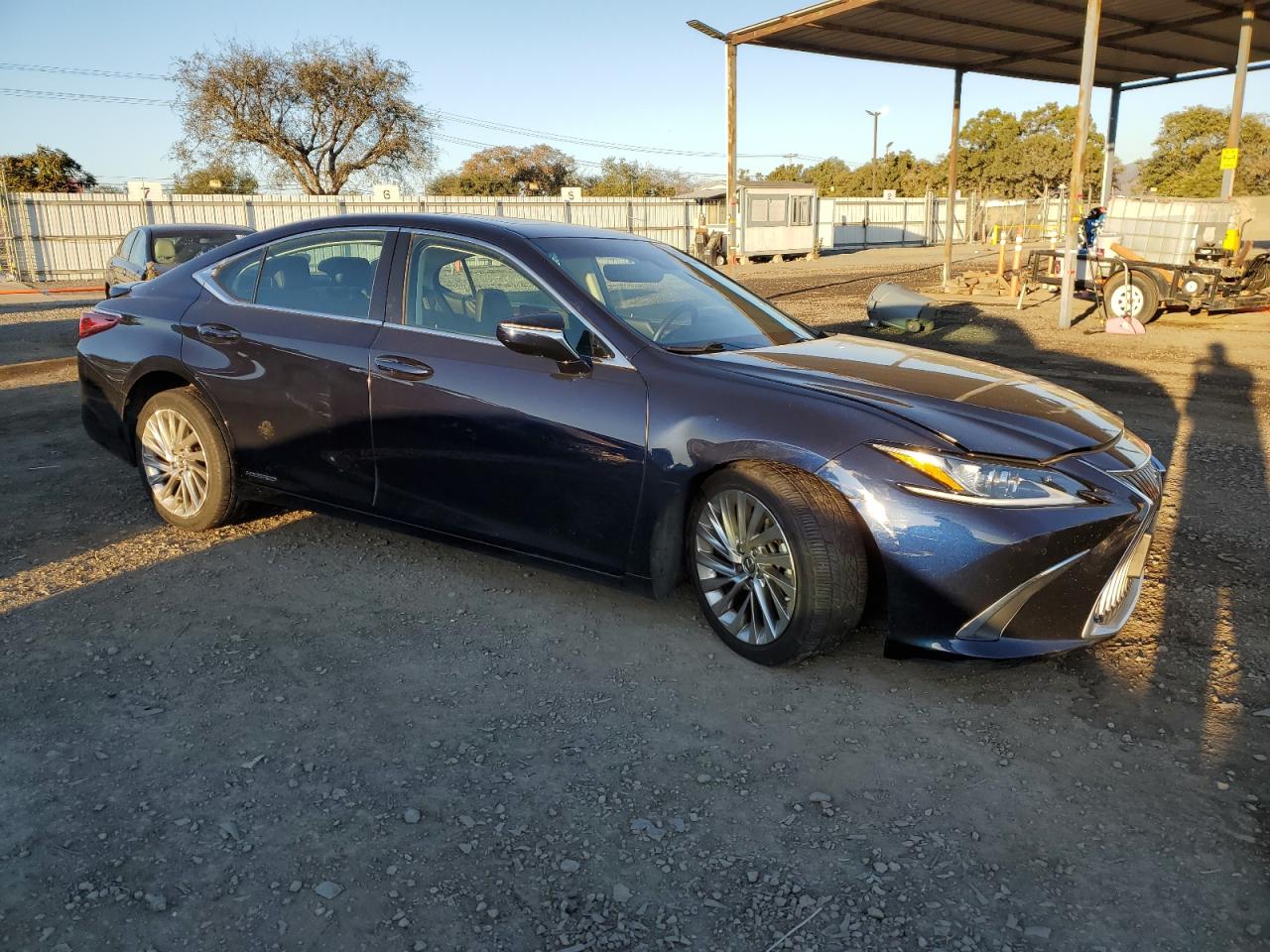 2019 Lexus ES - Image 4