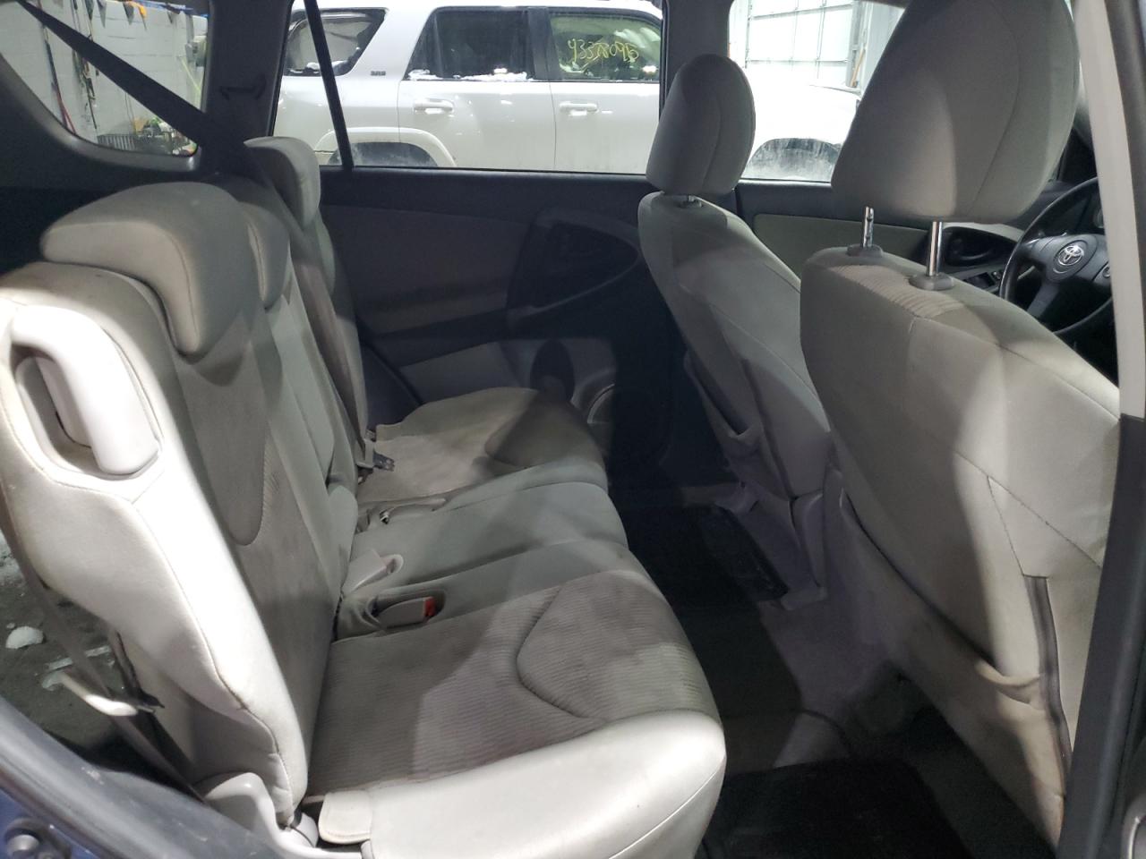 2010 Toyota RAV 4 - Image 11