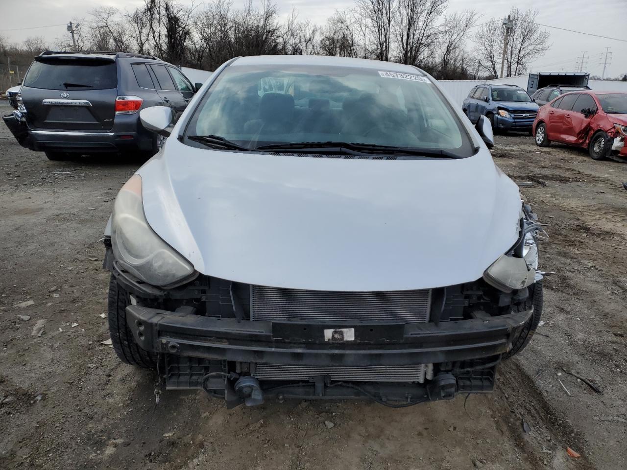 2012 Hyundai Elantra - Image 5