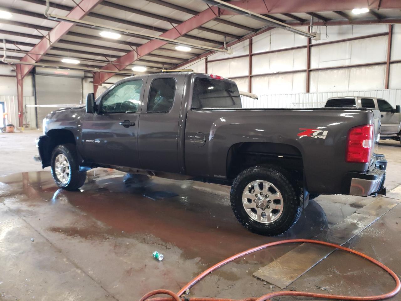 2011 Chevrolet Silverado - Image 2