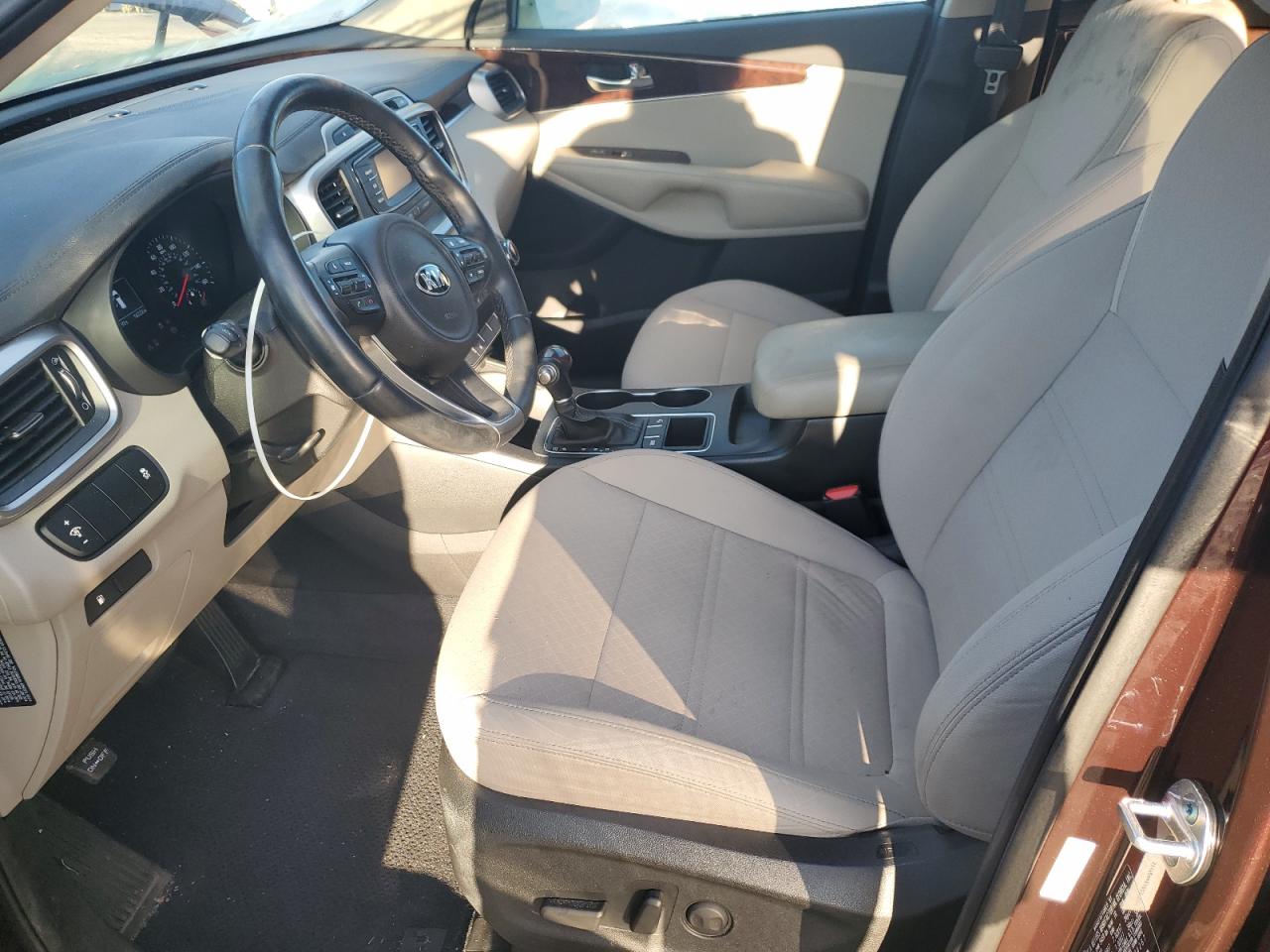 2016 Kia Sorento - Image 7