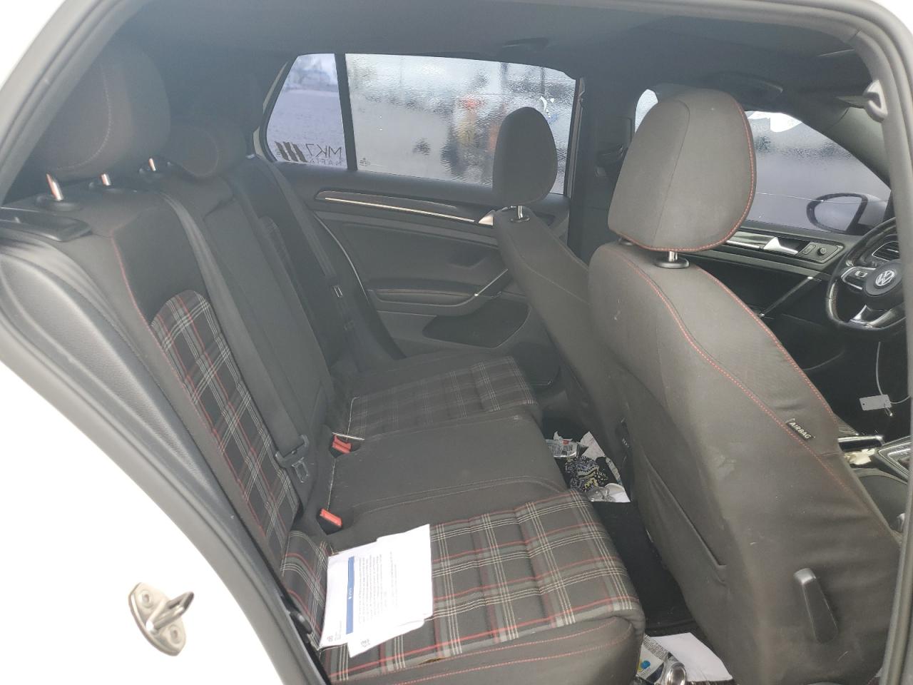 2016 Volkswagen GTI - Image 11