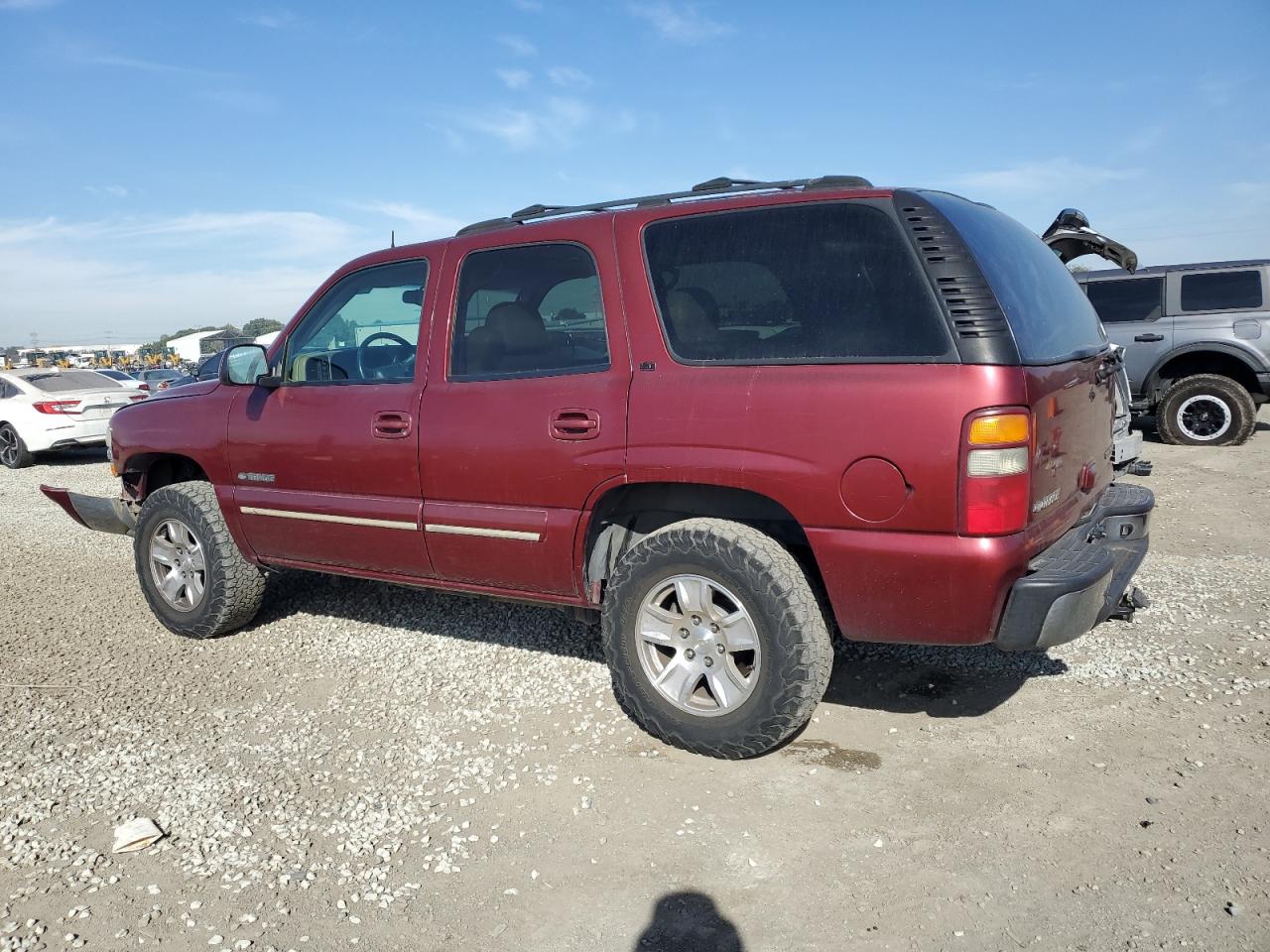 2002 Chevrolet Tahoe - Image 2