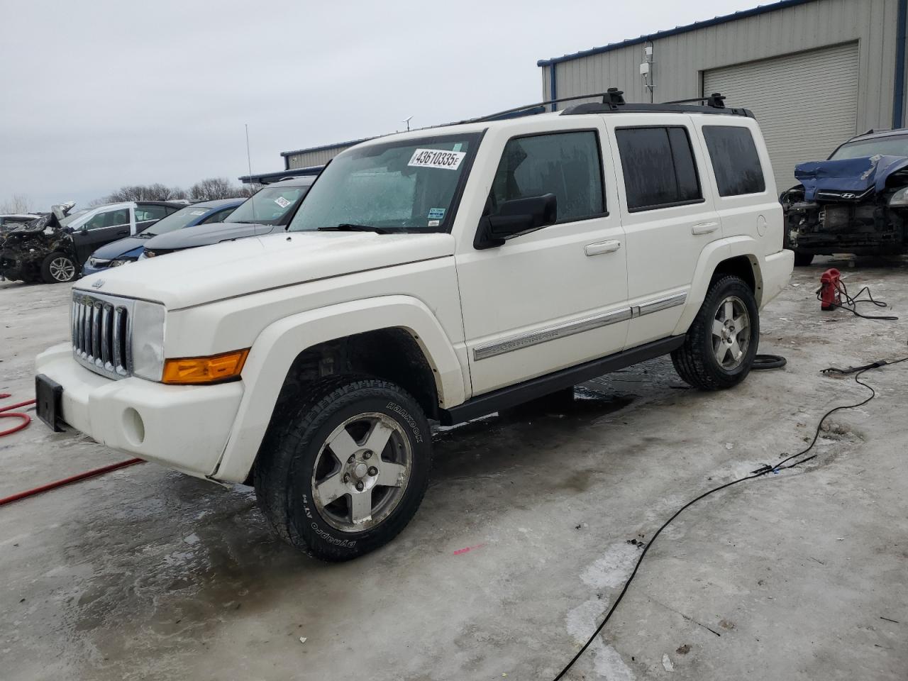 2010 Jeep Commander - Image 1