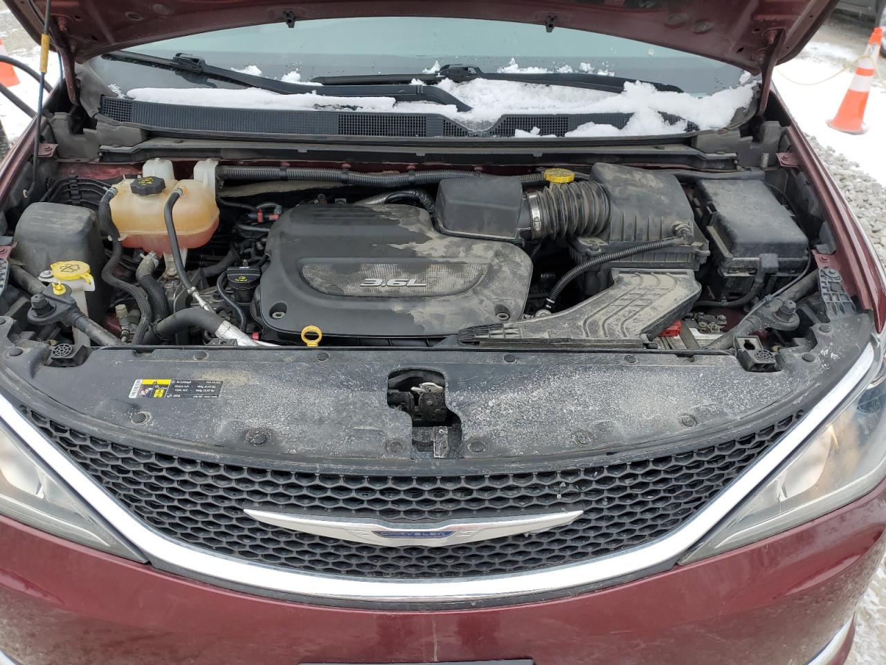 2017 Chrysler Pacifica - Image 12