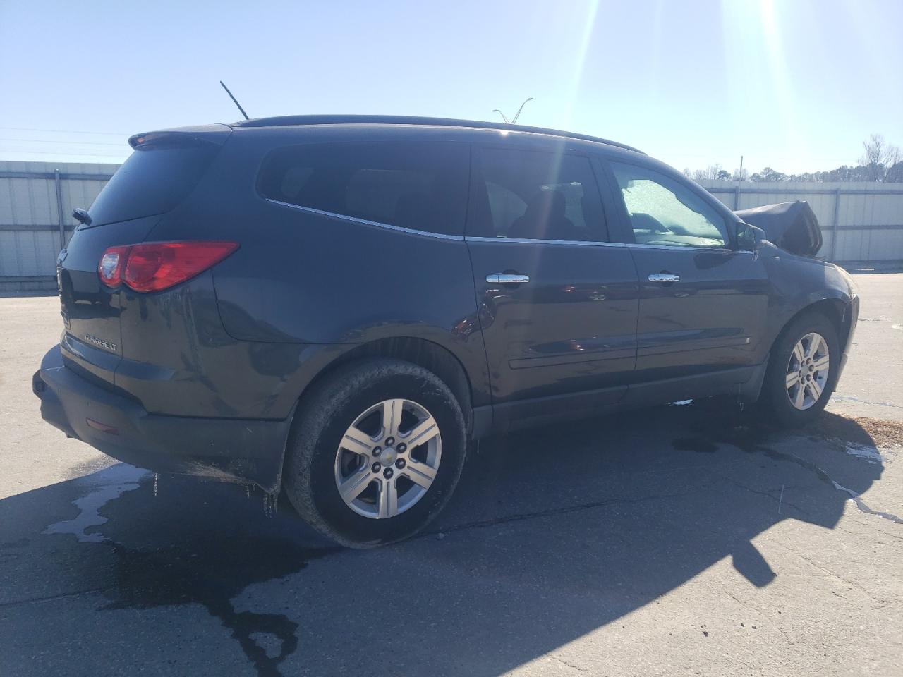 2010 Chevrolet Traverse - Image 3