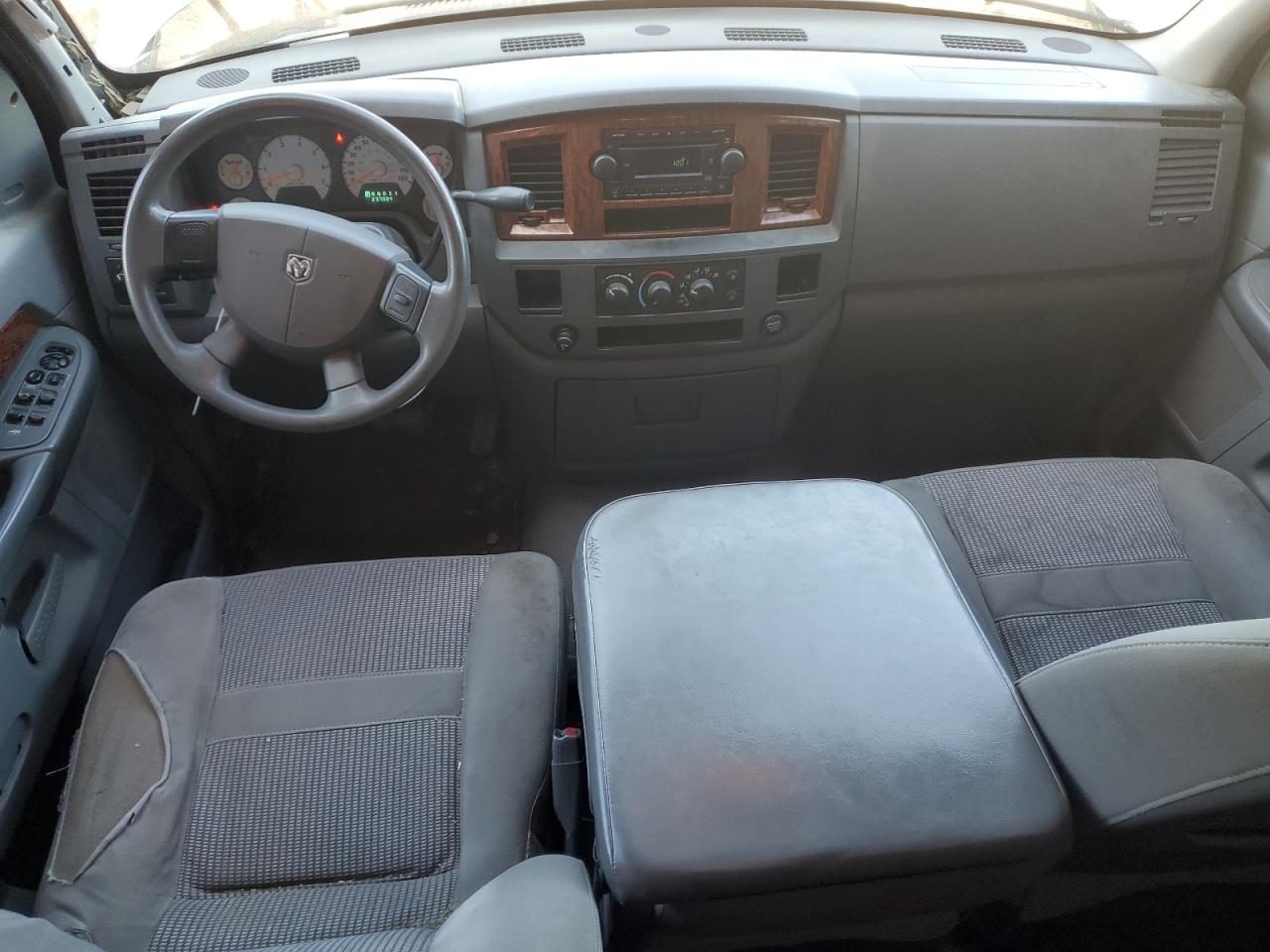 2006 Dodge RAM - Image 8
