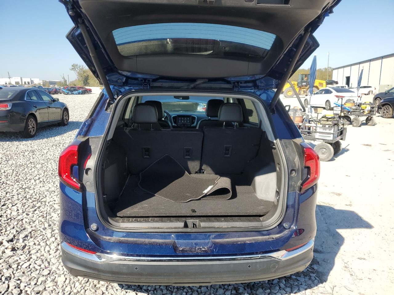 2022 GMC Terrain - Image 6