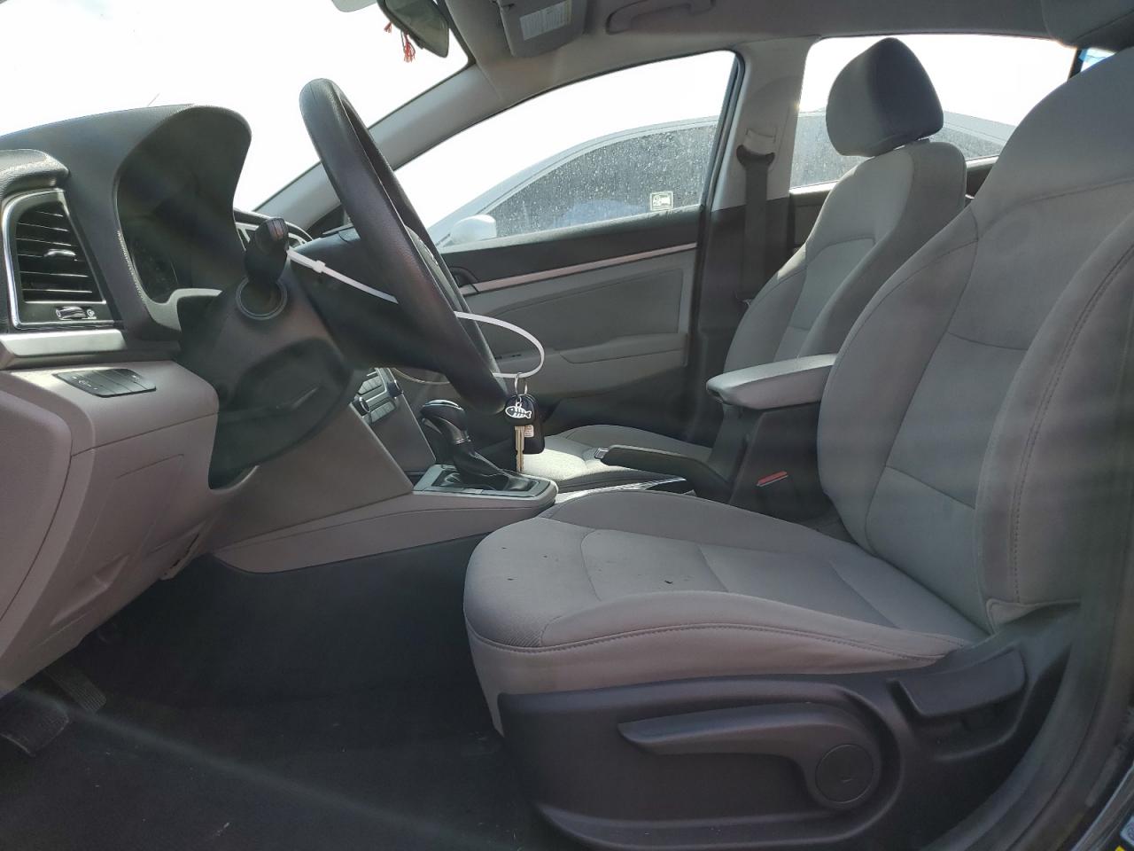 2017 Hyundai Elantra - Image 7