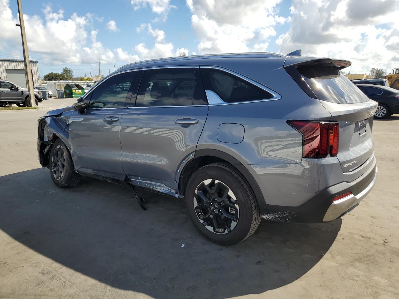 2024 Kia Sorento - Image 2
