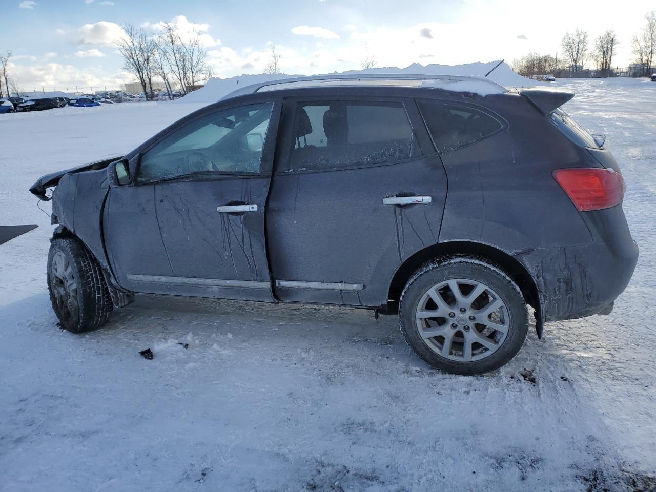 2013 Nissan Rogue - Image 2