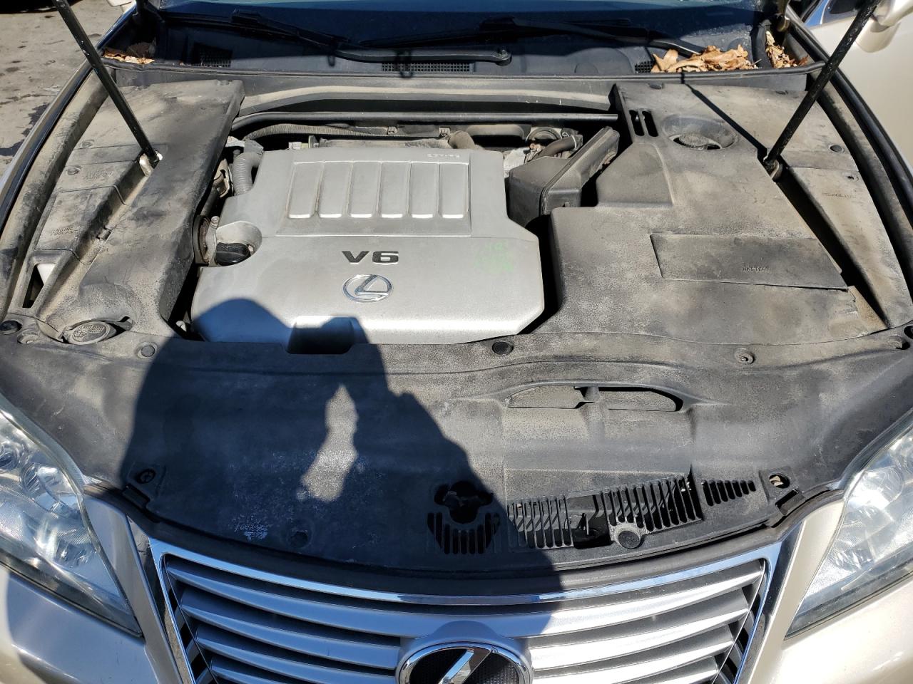 2012 Lexus ES - Image 11