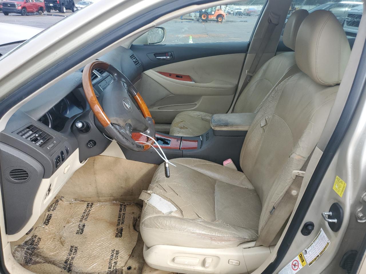 2010 Lexus ES - Image 7